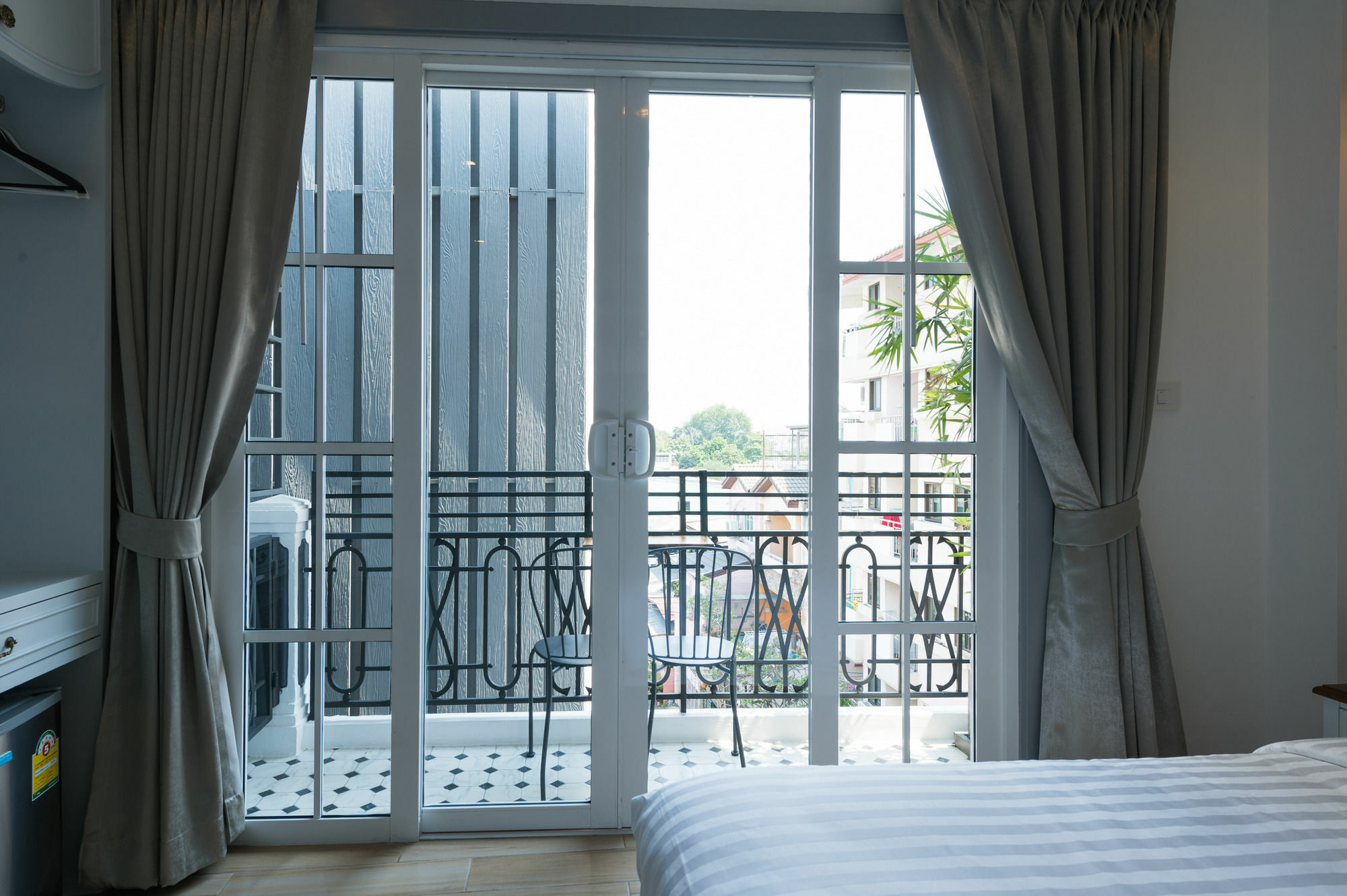 White Ivory Bed And Breakfast Bangkok Exterior photo